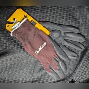 Burgundy and black Carhartt Foam Latex Gloves.